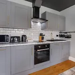 Bateman, Modern City Centre Apartment Sleeps 6